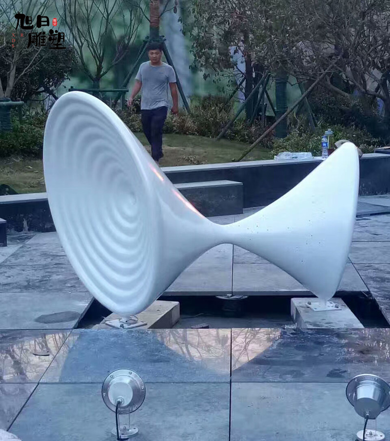 不锈钢雕塑304材质长度3米-安装于济南