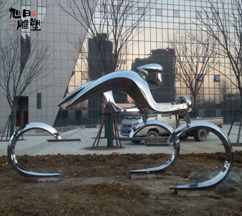 济南不锈钢雕塑304材质高度1.8米