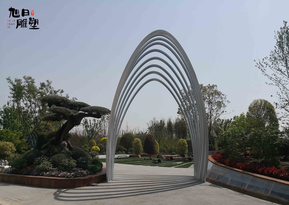贵州不锈钢雕塑哑光高度13米